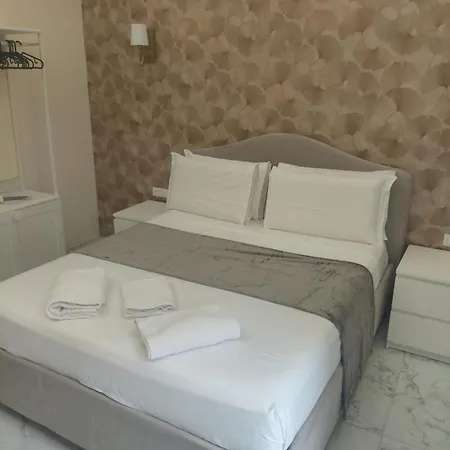 Pensionat Rojo - Termini Station 4*