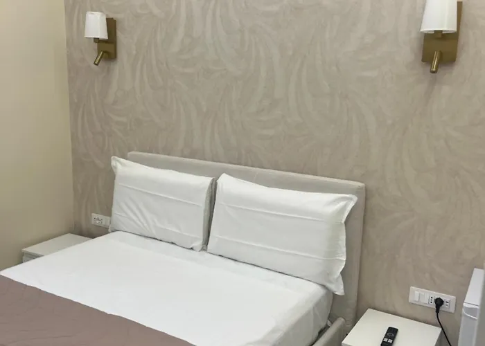 Guest house Rojo - Termini Station 4*