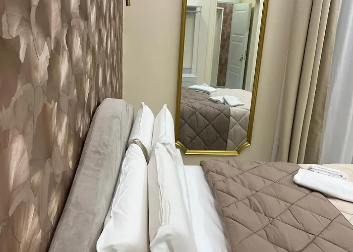 Rojo - Termini Station Guest house