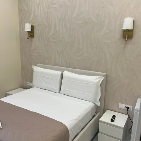 ゲストハウス Rojo 4*