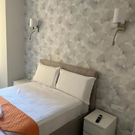 ゲストハウス Rojo ローマ